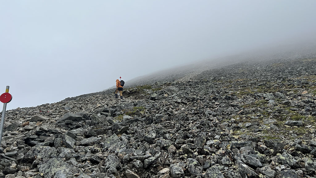 Outdoor är på väg upp till Kebnekaise.